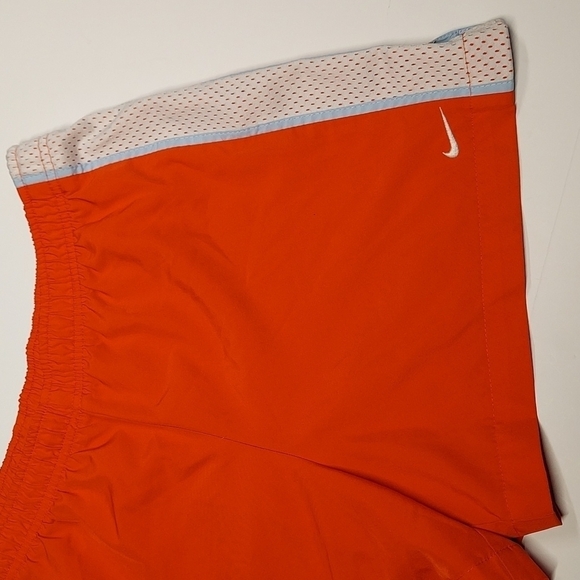 Nike women's shorts size M 8-10 - Picture 2 of 7